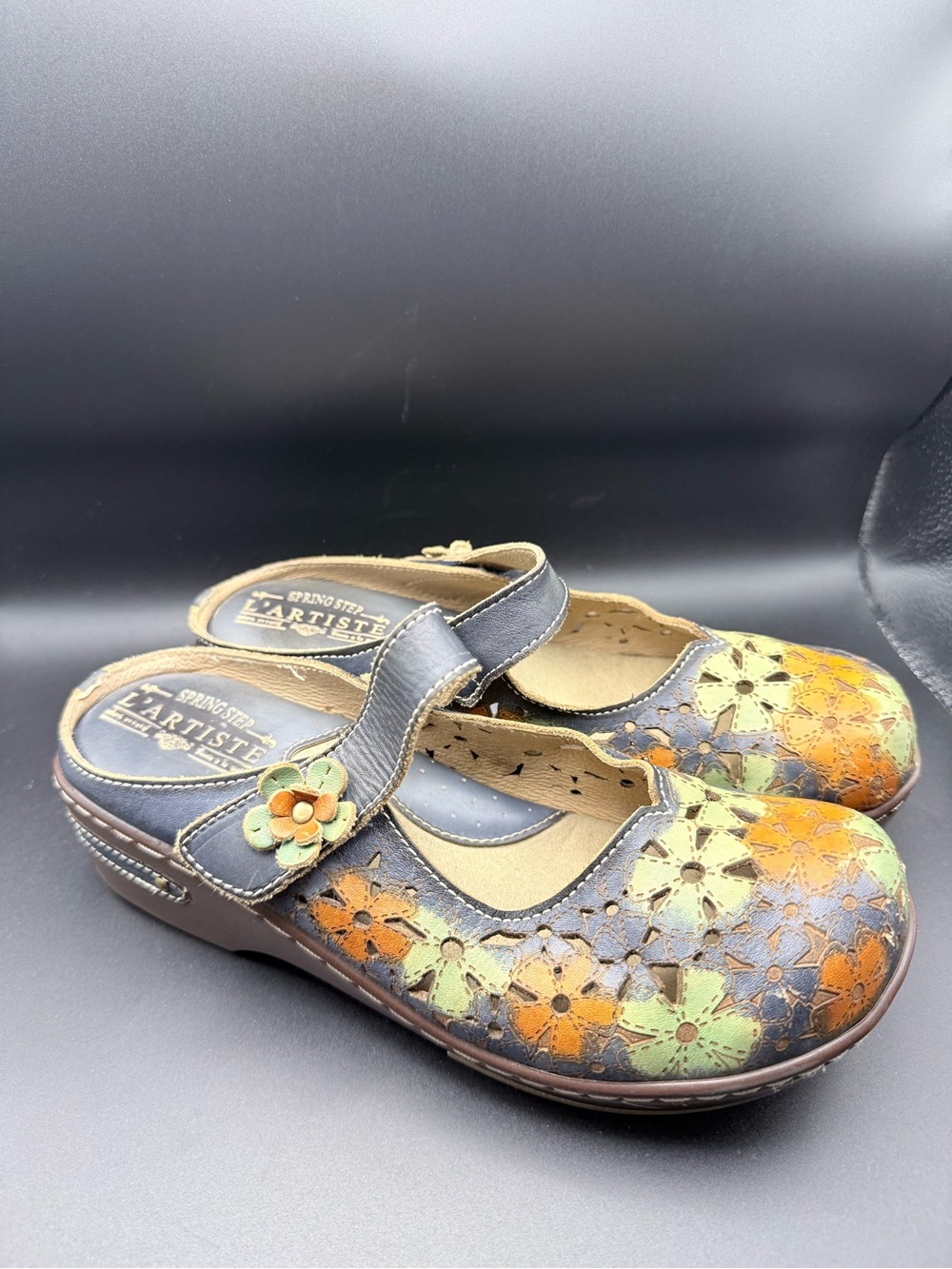 L'ARTISTE - Floral Mary Jane Clogs in Blue, Orange & Green